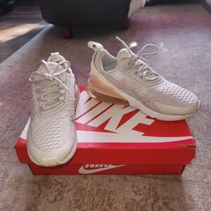 Womens Nike Airmax 270 cream off white
